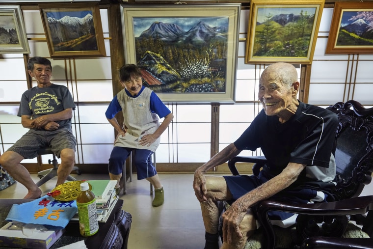 Japanese man becomes oldest to summit Mount Fuji at 102 with help