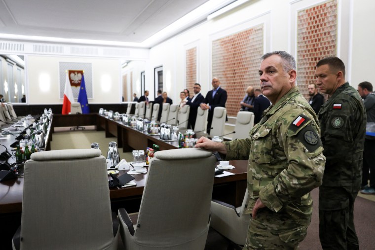 Extraordinary government meeting at the Chancellery of the Prime Minister in Warsaw