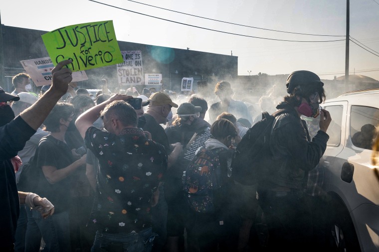 Image: Protesters Denounce ICE Outside Chicago-Area Facility