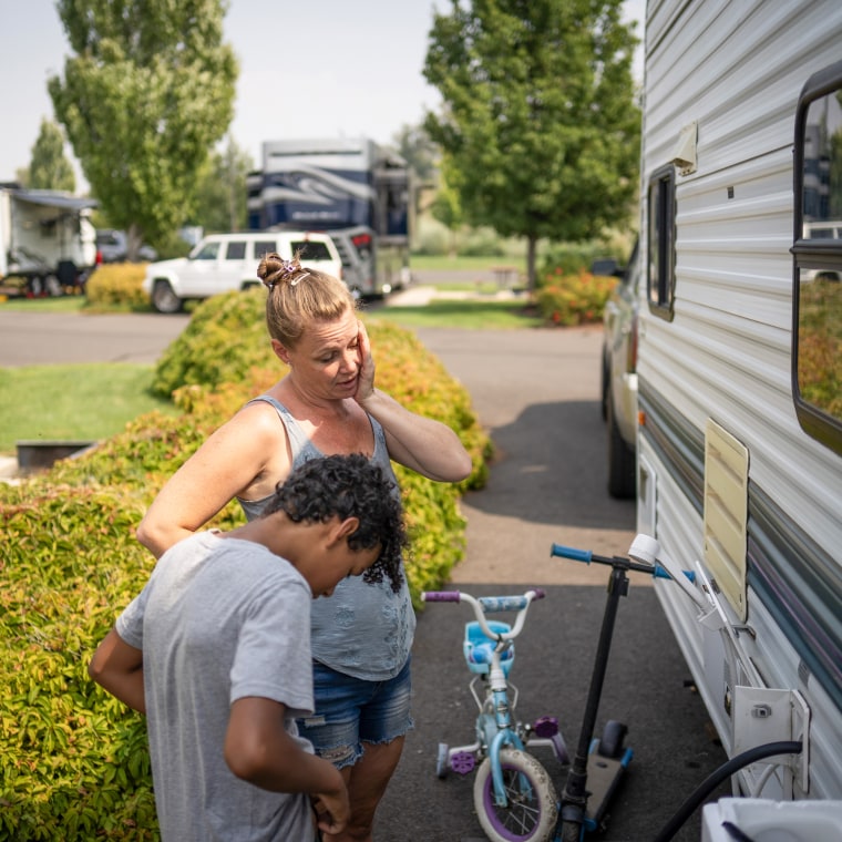 https://media-cldnry.s-nbcnews.com/image/upload/rockcms/2025-09/250919-rv-debt-ch-1107-79f7fb.jpg