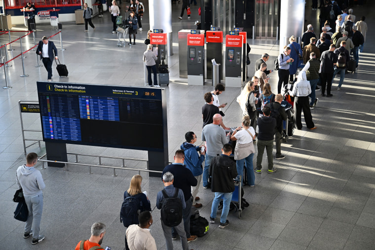 DENMARK-NORWAY-AVIATION-AIRPORT-DRONES