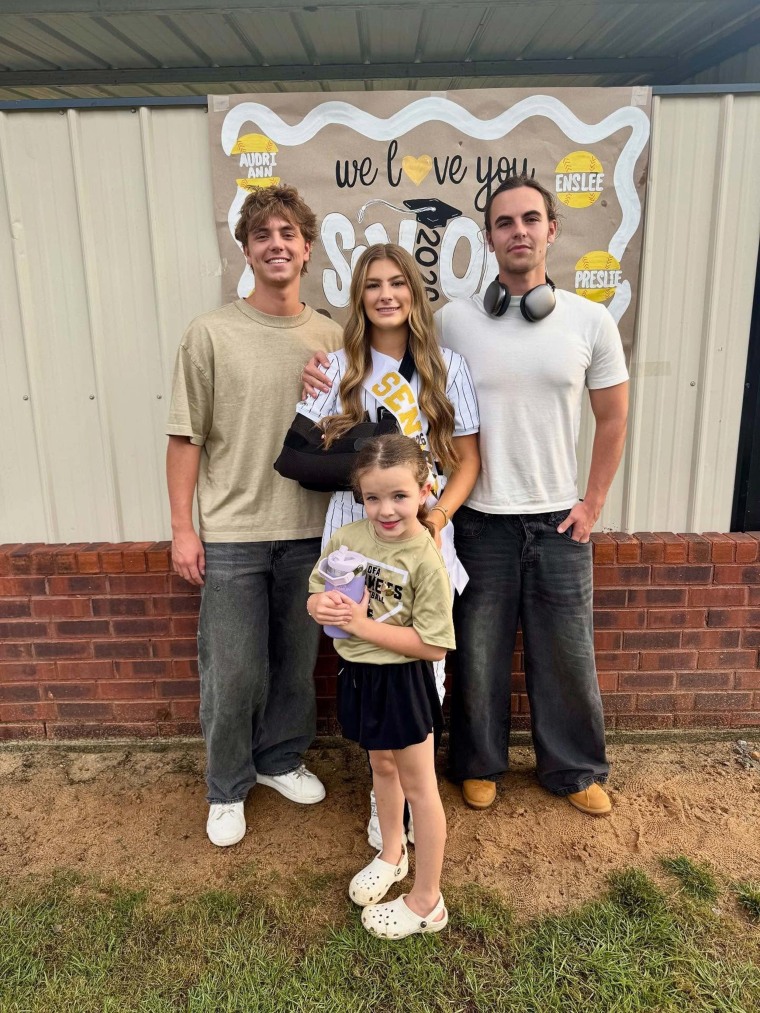 Britney Spears' sons pose with her sister Jamie Lynn's daughters in an Instagram photo. 