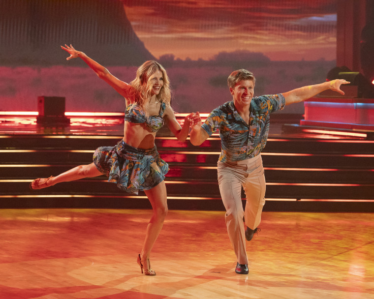Witney Carson e Robert Irwin na 24ª temporada de 