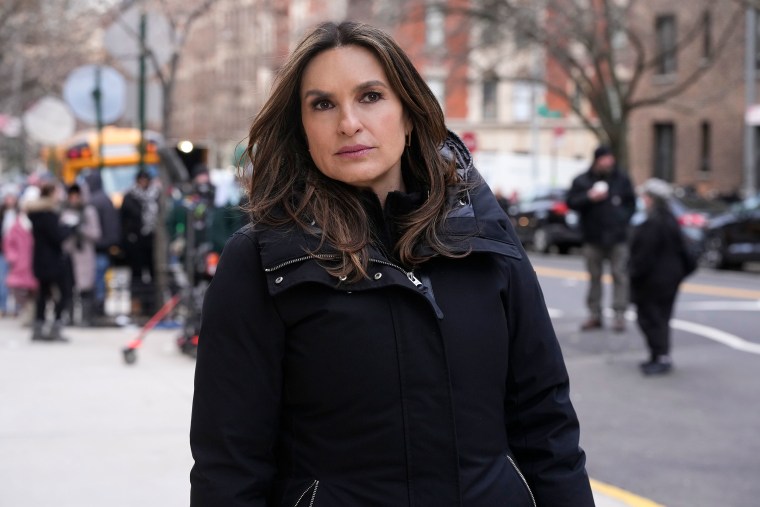 'Law & Order: SVU' Season 27 Cast: Mariska Hargitay Ice-T, Kelli ...