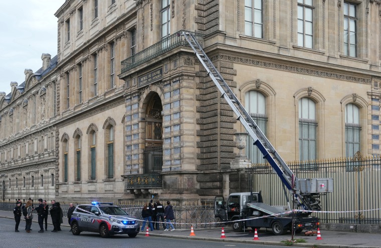 Image: TOPSHOT-FRANCE-MUSEUM-ROBBERY