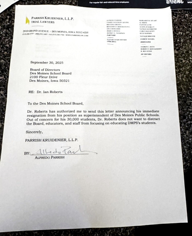 The resignation letter submitted for Dr. Roberts to the Des Moines School Board.
