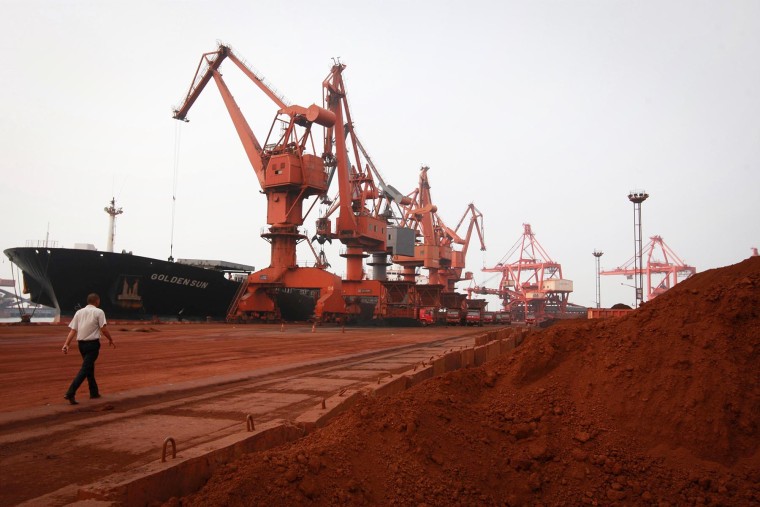 No Japão, um porto do Japão, uma terra rara, fica em um porto da província de Jiangsu, na China, no dia 21.
