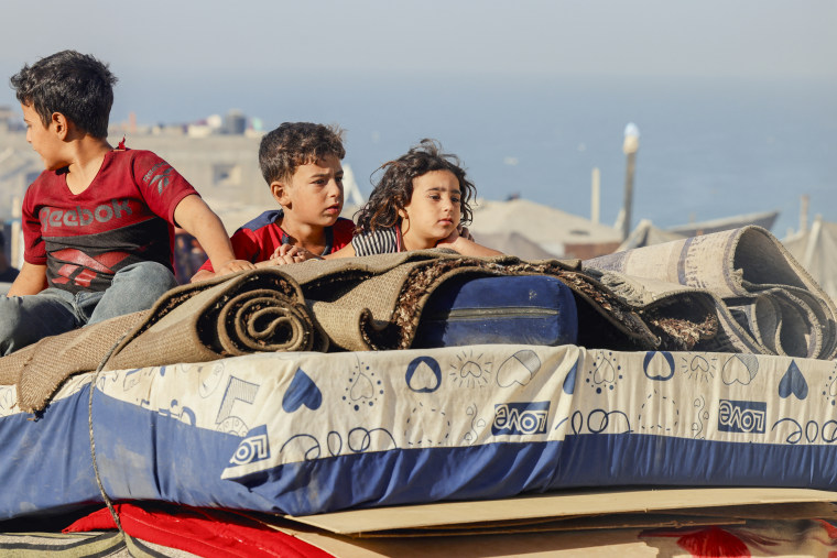 Palestinians return.