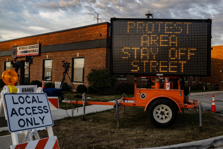A street sign aimed at protesters sits outside the Broadview ICE processing facility in Broadview, IL on Friday, October 10, 2025.