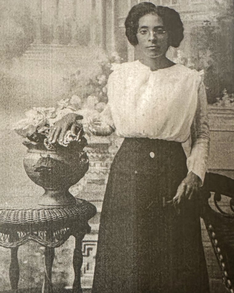 Lilian Angus Radford, 1910.