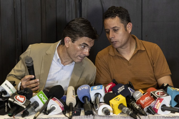 Vice President-elect Edman Lara speaks with President-elect Rodrigo Paz at a news conference on October 20, 2025 in La Paz, Bolivia.