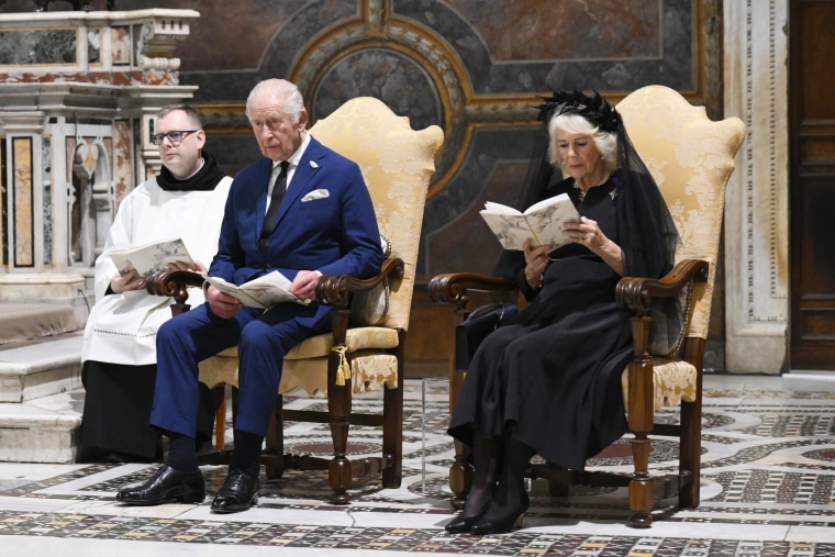 Image: VATICAN-RELIGION-POPE-BRITAIN-ROYALS