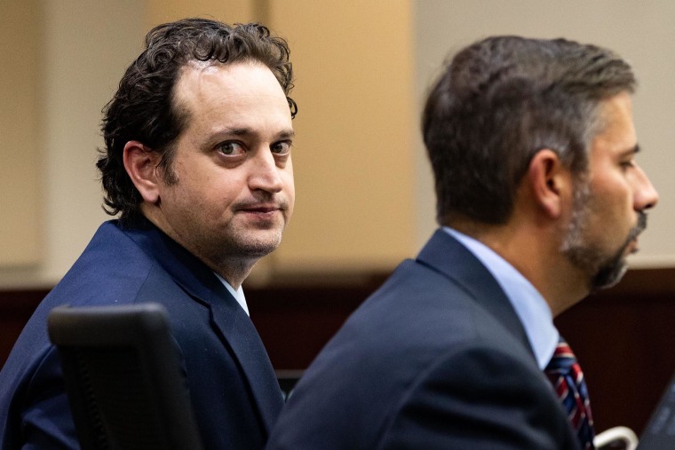 Charlie Adelson deverá comparecer ao tribunal em 1º de novembro de 2023.