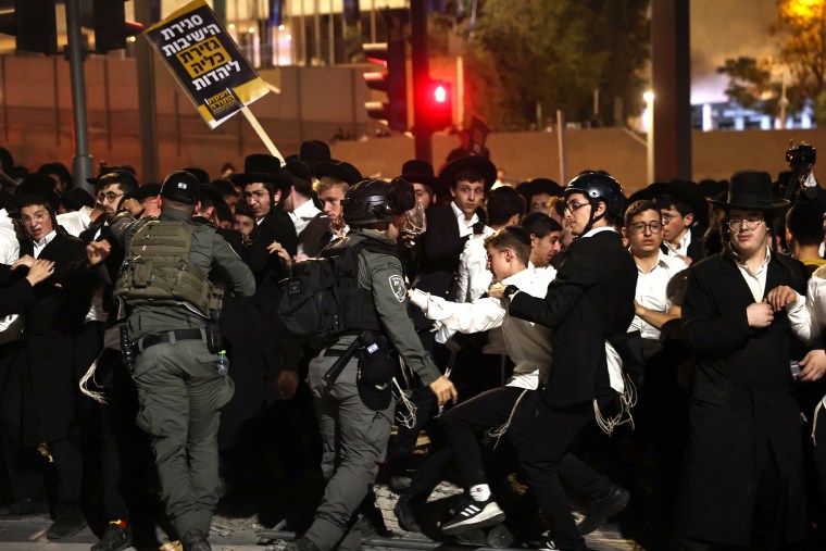 Image: *** BESTPIX *** TOPSHOT-ISRAEL-RELIGION-ARMY-PROTEST