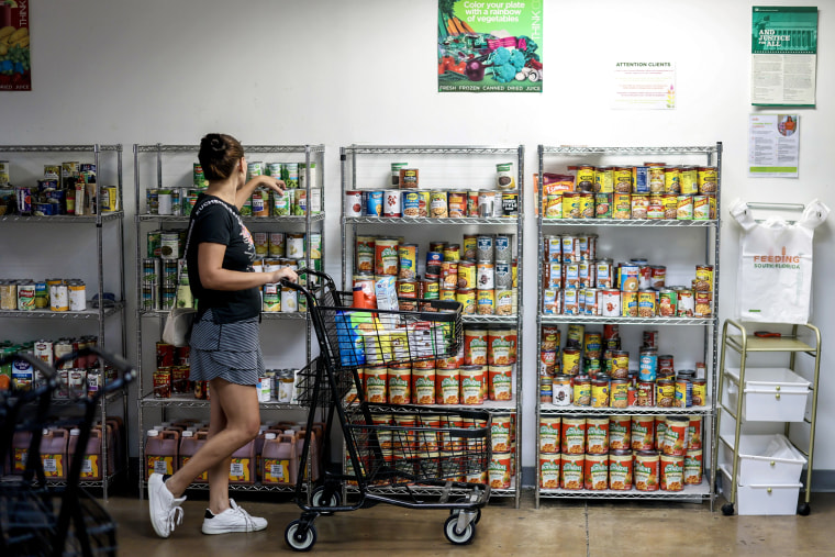 Image: Food Banks Expect Surge Of Demand As SNAP Benefits Set To Expire During Shutdown