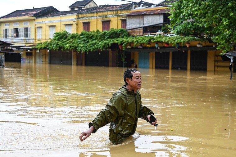 Image: VIETNAM-FLOOD-WEATHER-ENVIRONMENT