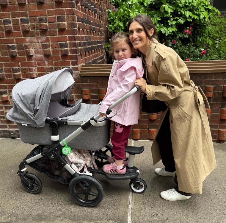 Amanda Warsavsky with her daughters.
