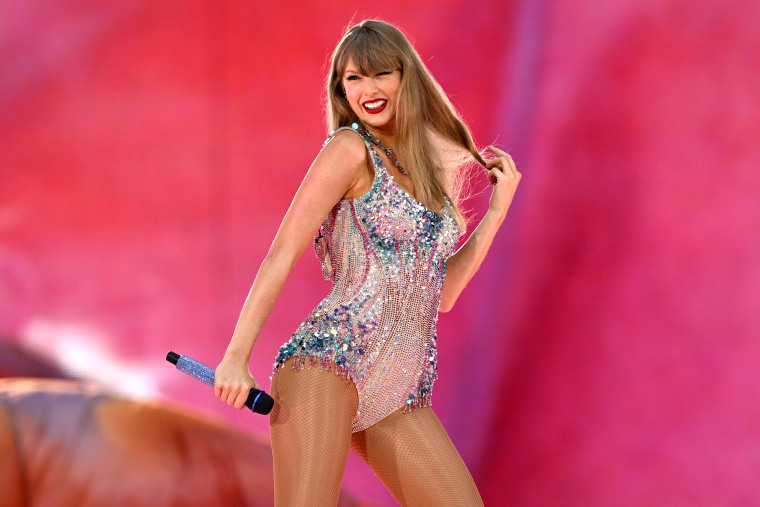 Taylor Swift performs on stage during the "Taylor Swift | The Eras Tour" on August 15, 2024 in London.