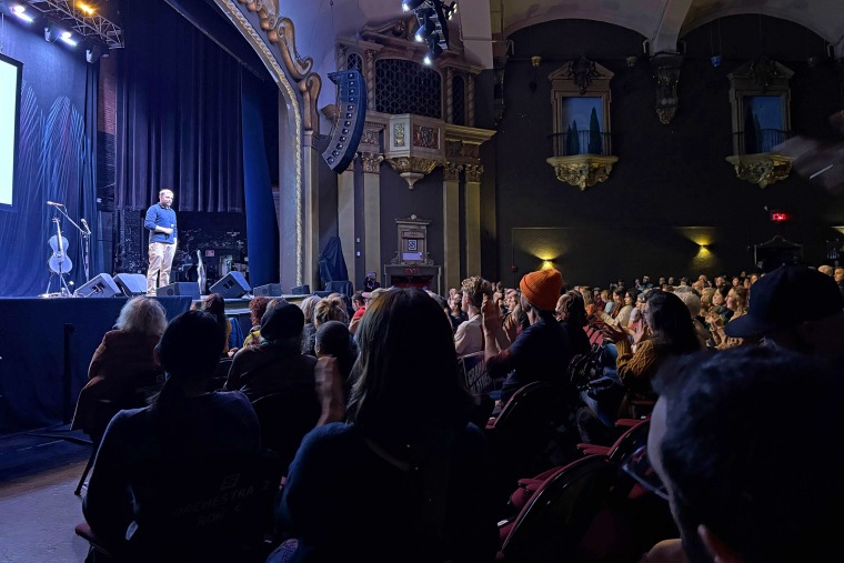 Graham Platner Rally em Portland, Maine, no domingo, 2 de novembro de 2025.