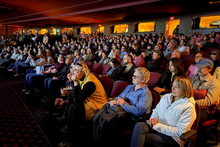 Graham Platner Rally em Portland, Maine, no domingo, 2 de novembro de 2025.