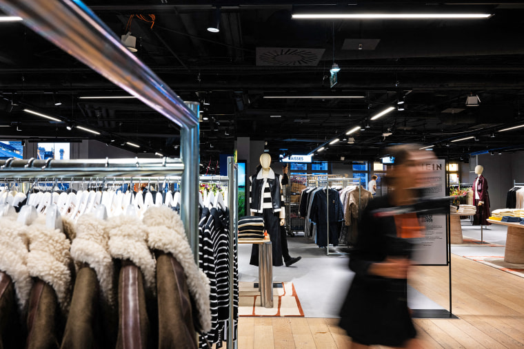 Image: FRANCE-CHINA-RETAIL-E-COMMERCE