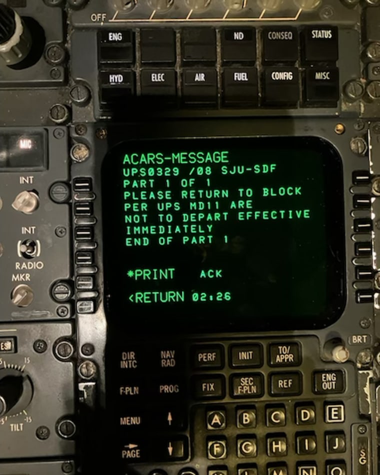 Message sent to pilots to return MD-11 planes after they were grounded.
