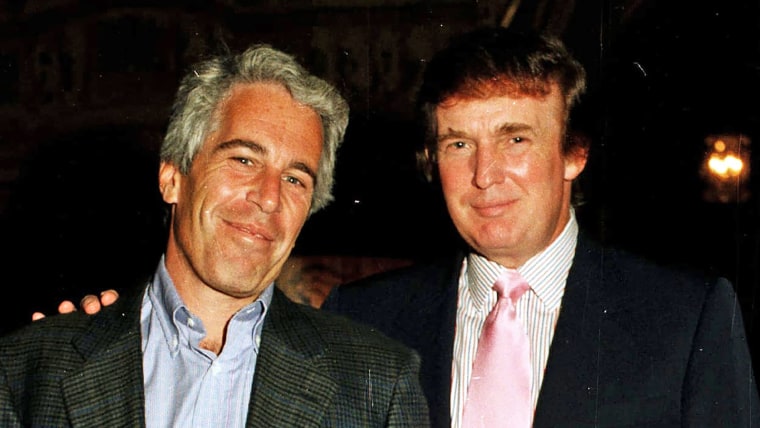 Jeffrey Epstein e Donald Trump em Palm Beach, Flórida, em 1997.