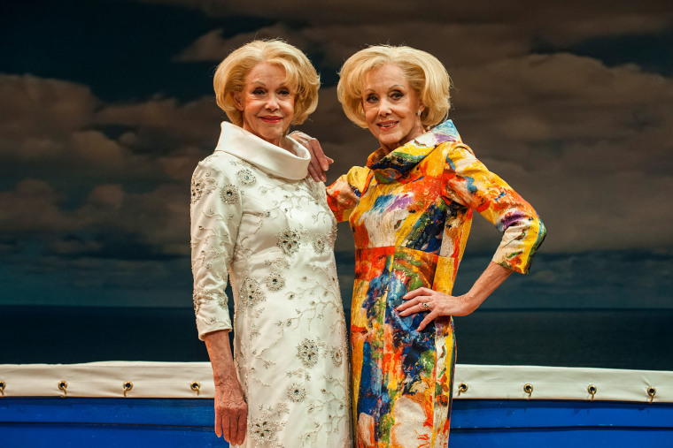 German singers Alice and Ellen Kessler