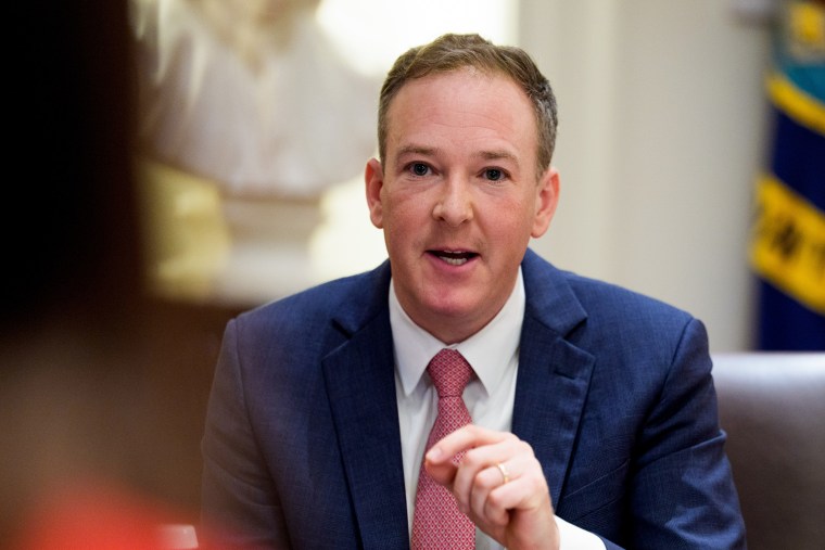 El presidente Trump celebra una reunión de gabinete