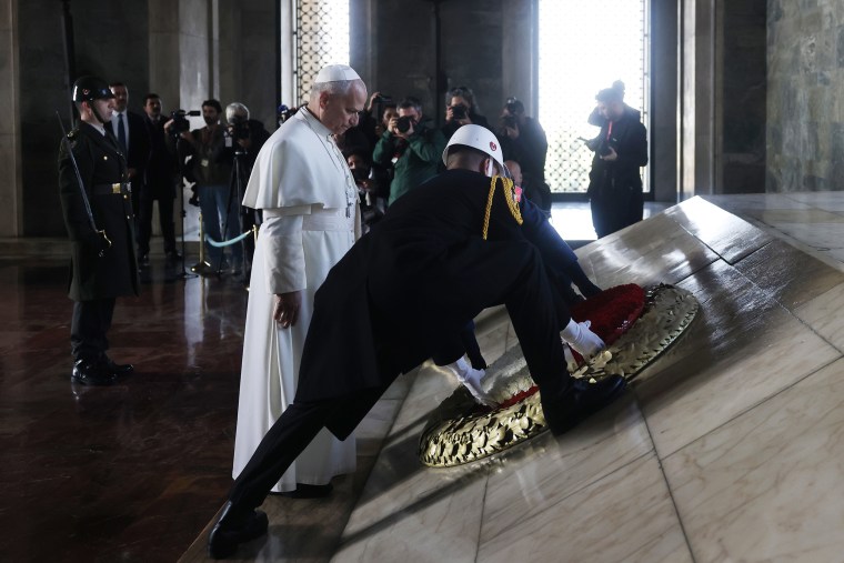 Image: Pope Leo XIV Makes First Foreign Trip To Turkey And Lebanon - Day One