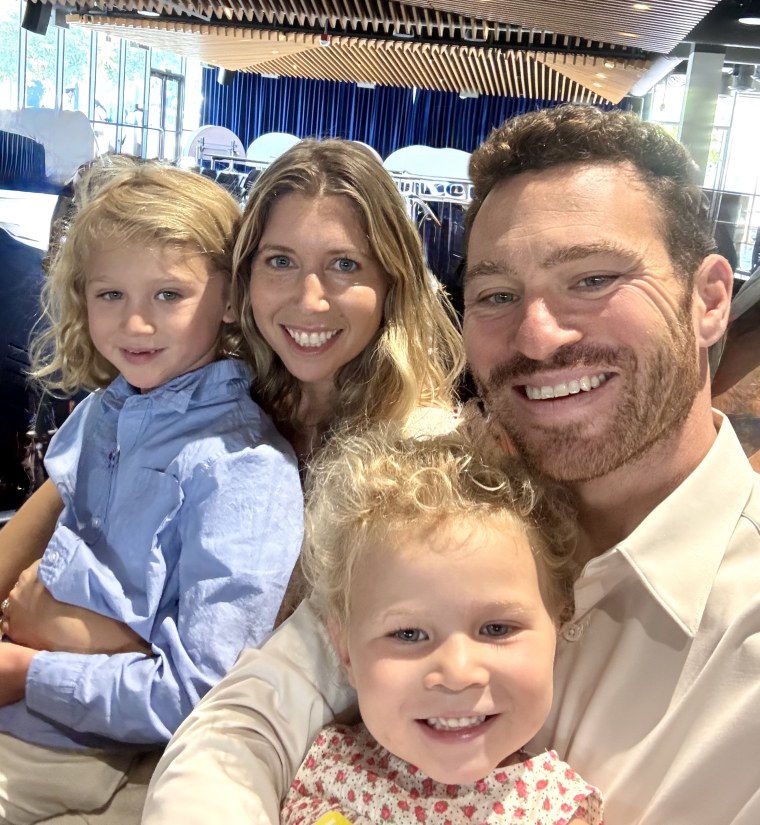 Os Elbaums com seus dois filhos.