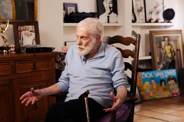 retrato de Dick Van Dyke 2025