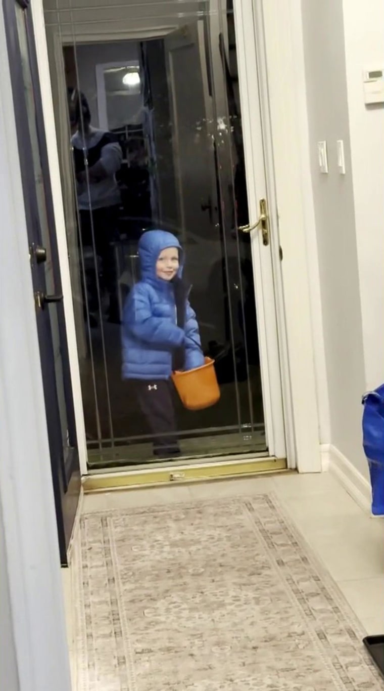 Dylan Dreyer's sons enjoying their first suburban Halloween. w