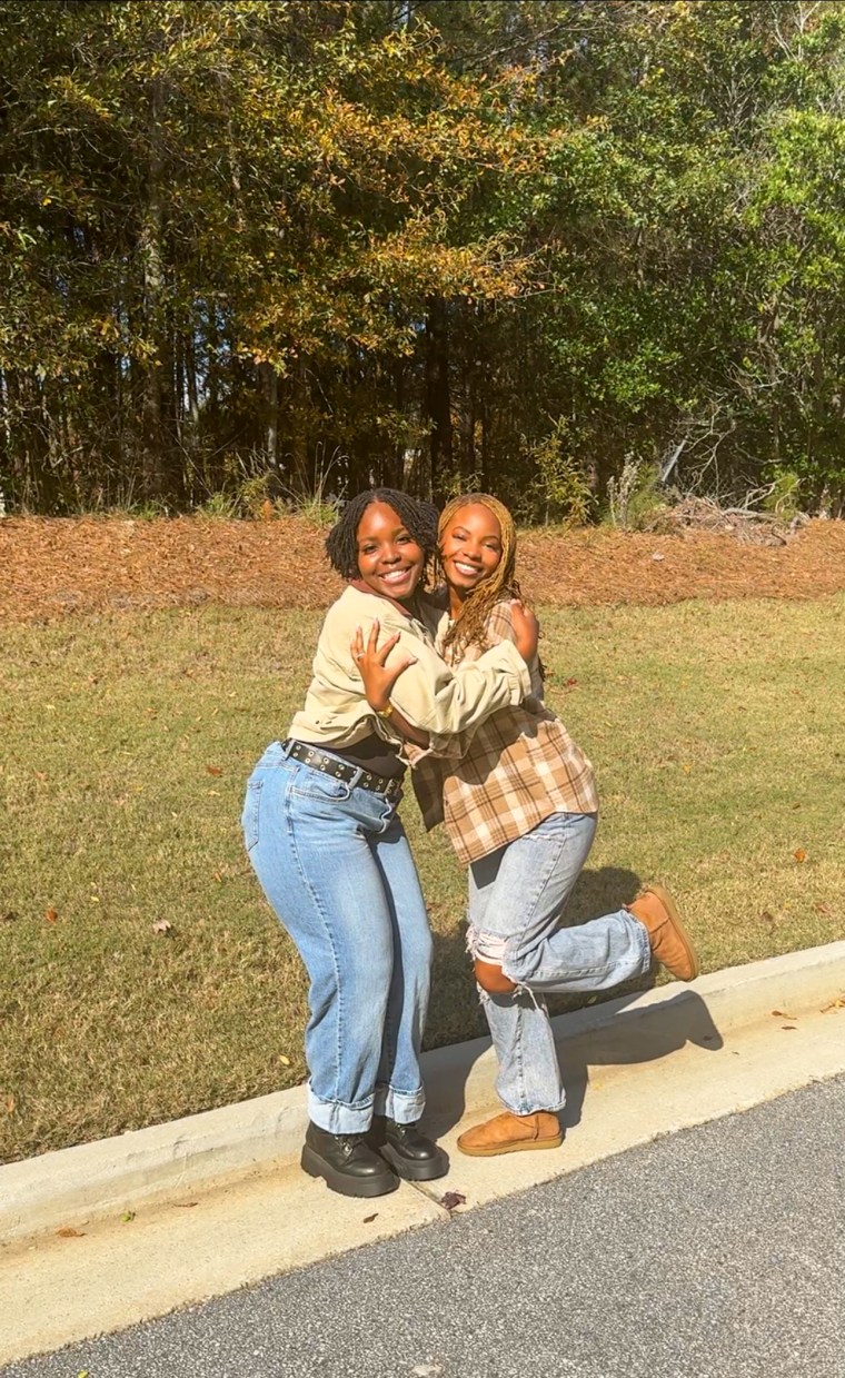 Kaira Quiller and her sister, Stephanie Harris.