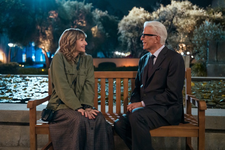 Mary Steenburgen como Mona, Ted Danson como Charles em 