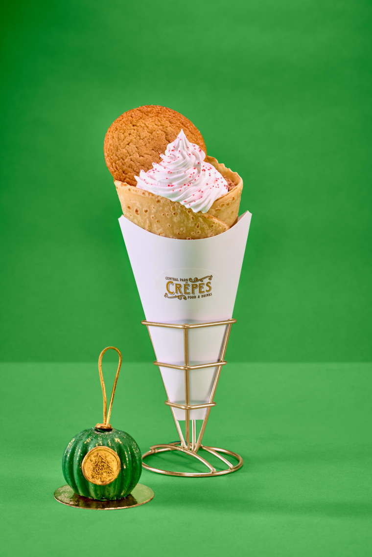 Universal Orlando's Snickerdoodle Crepe and Elegant Ornament.