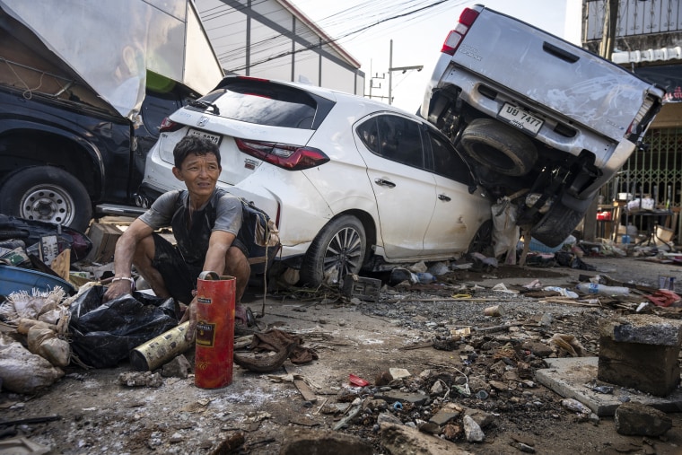 Image: Death Toll Rises In Southern Thailand Floods