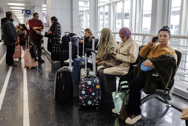 Image: Winter Storm Snarls Air Travel In Chicago