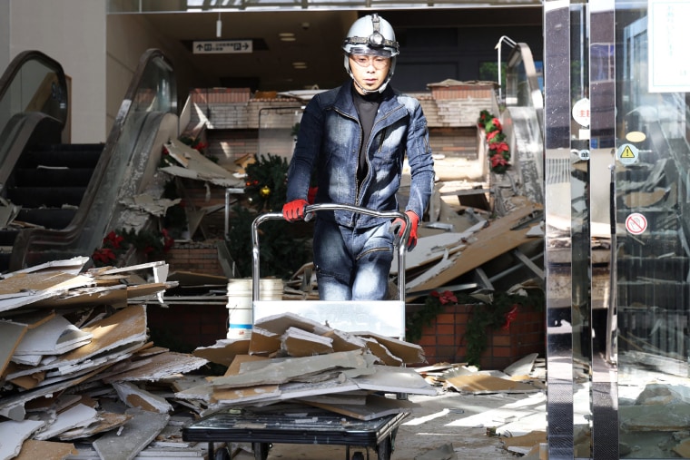 Image: TOPSHOT-JAPAN-EARTHQUAKE