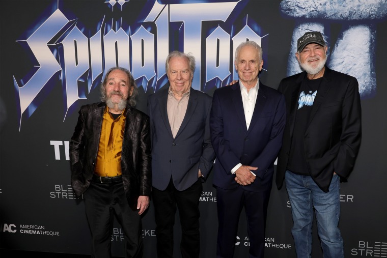 (Da esquerda para a direita) Harry Shearer, Michael McKean, Christopher Guest e Rob Reiner chegam à estreia 