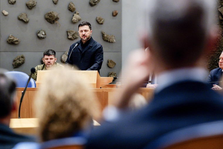 pada 16 Desember 2025. Zelensky berada di Den Haag untuk menghadiri konferensi guna membahas reparasi bagi Ukraina atas konsekuensi agresi Rusia.