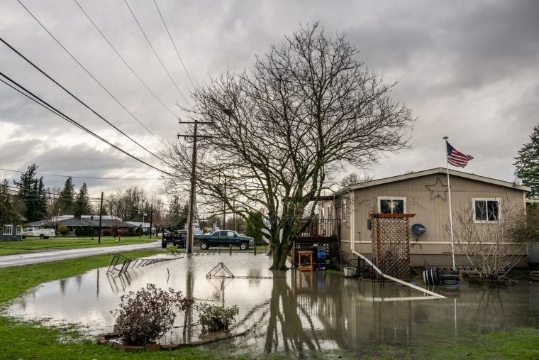 Image: Western Washington braces for another atmospheric river, bringing flood and landslide risks back to region