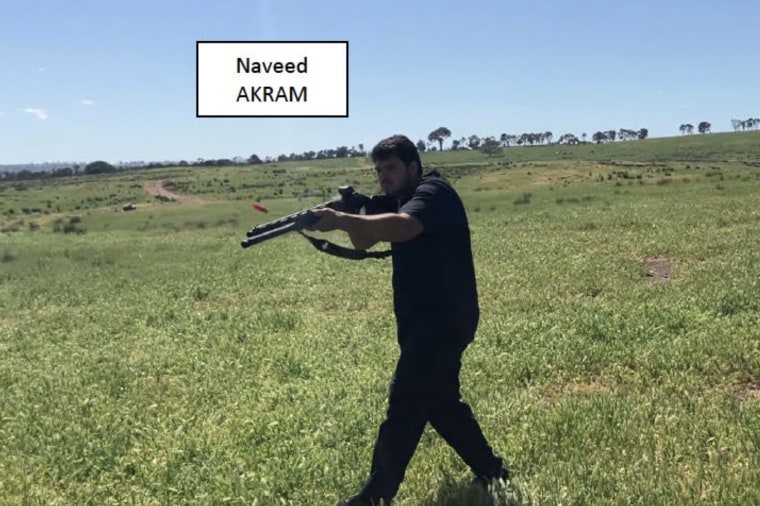 Um vídeo gravado no final de outubro de 2025 mostra Naveed e seu pai passando por treinamento com armas de fogo em uma área rural, suspeita de estar em NSW.