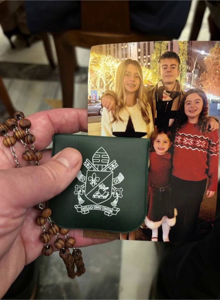 The photo Carson Daly presented to Pope Leo XIV during their first meeting.