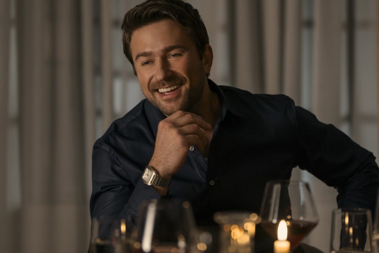 Brandon Sklenar como Andrew Winchester em 