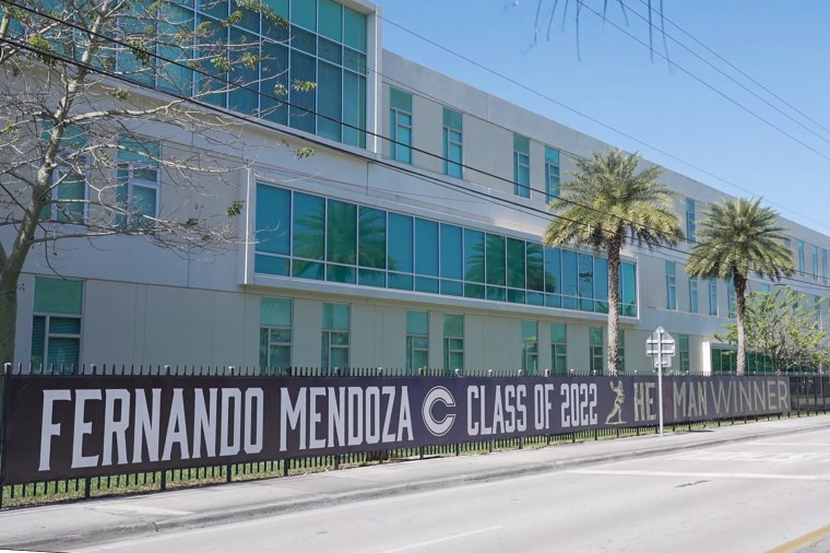 Sinal de Fernando Mendoza.