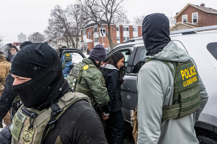 Imagem: Agentes federais chegam a Minneapolis para operação de fiscalização de imigração