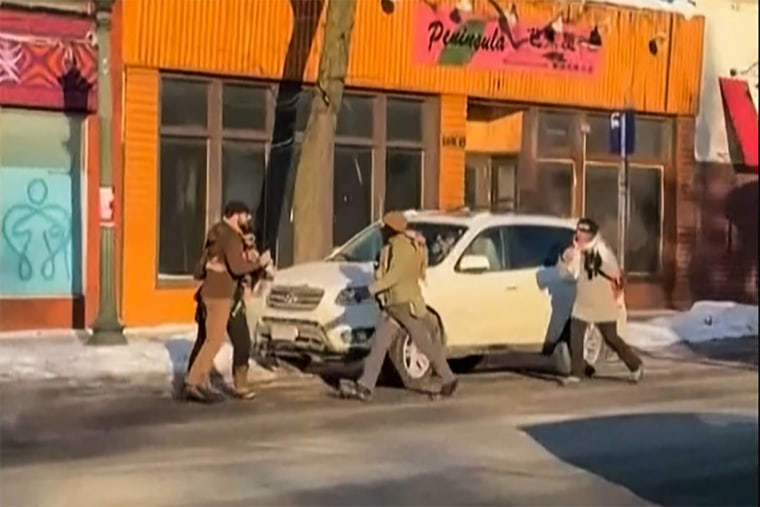 Moments before Alex Pretti was confronted and shot by Federal officer in Minneapolis, MN.