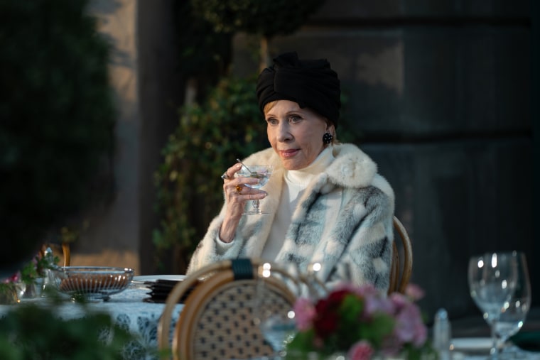 Carol Burnett como Norma na 2ª temporada de 