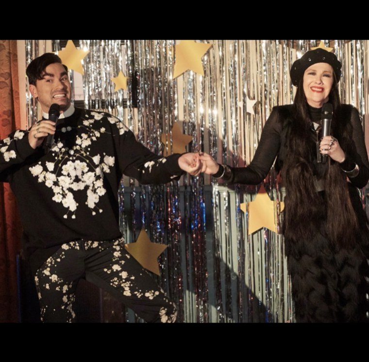 Dan Levy compartilhou uma foto de um episódio de 